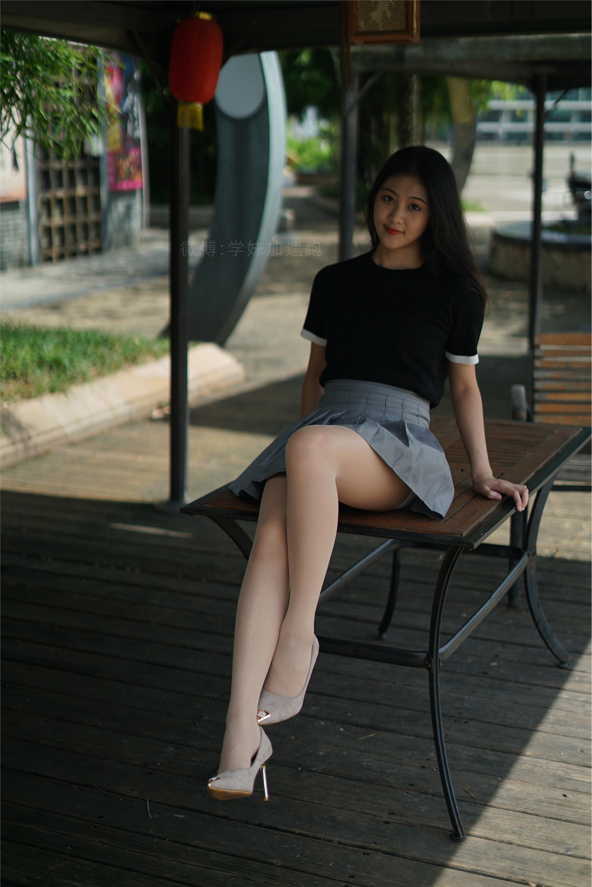 学妹加速跑 XM077《桌上起舞的彤彤》